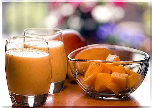 papaya is an excellent fruit for fighting intestinal parasites