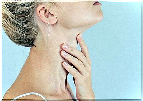 woman with sore throat