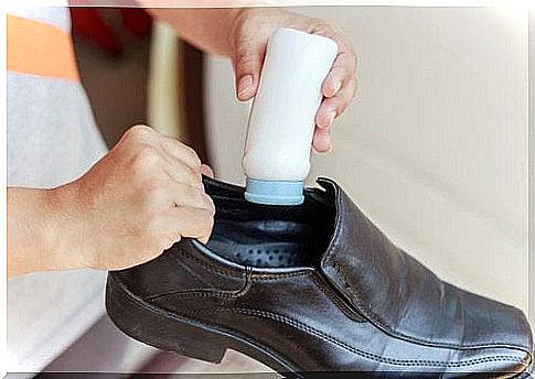 Eliminate bad smell from shoes