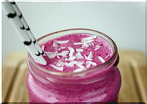 Coconut, ginger and beetroot smoothie