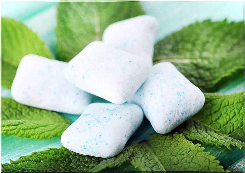 Mint chewing gum