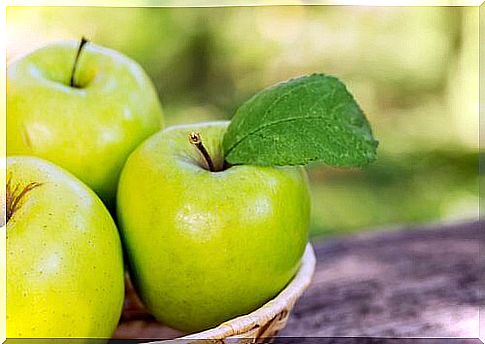 green apples