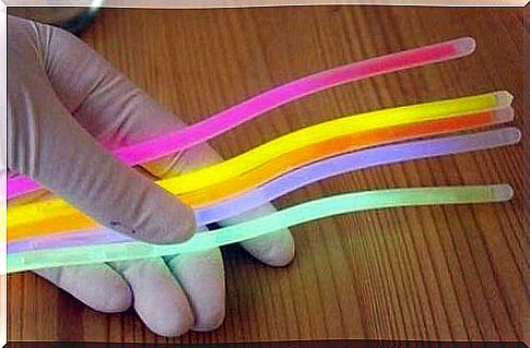 Fluorescent sticks 