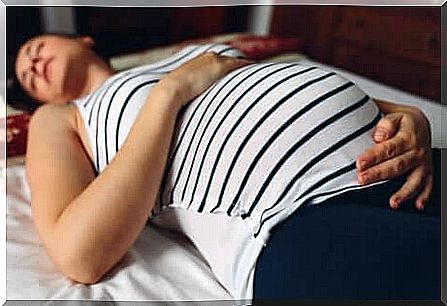 Rest to combat joint pain in pregnancy.