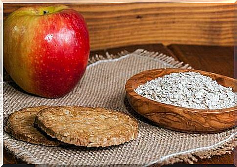 Cookies with oats and apples