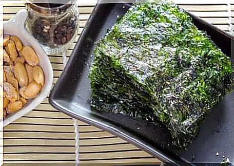 Nori seaweed to make poke.