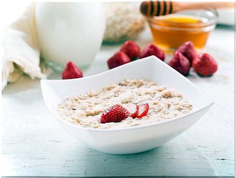 Oats and strawberries