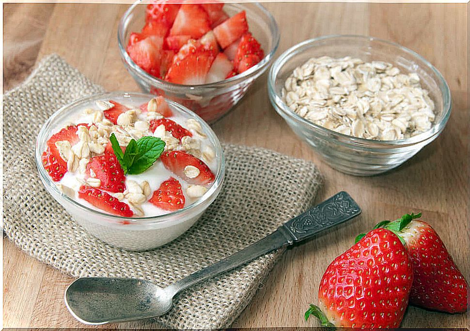 Oats and strawberries