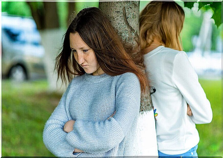 Quarrel between two teenage girls