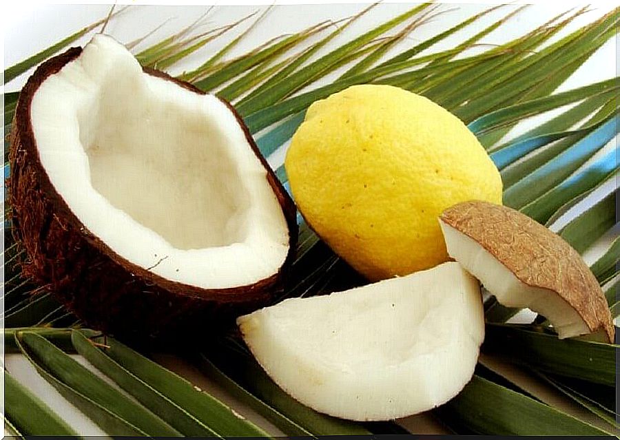 Coconut and lemon to prevent thinning hair